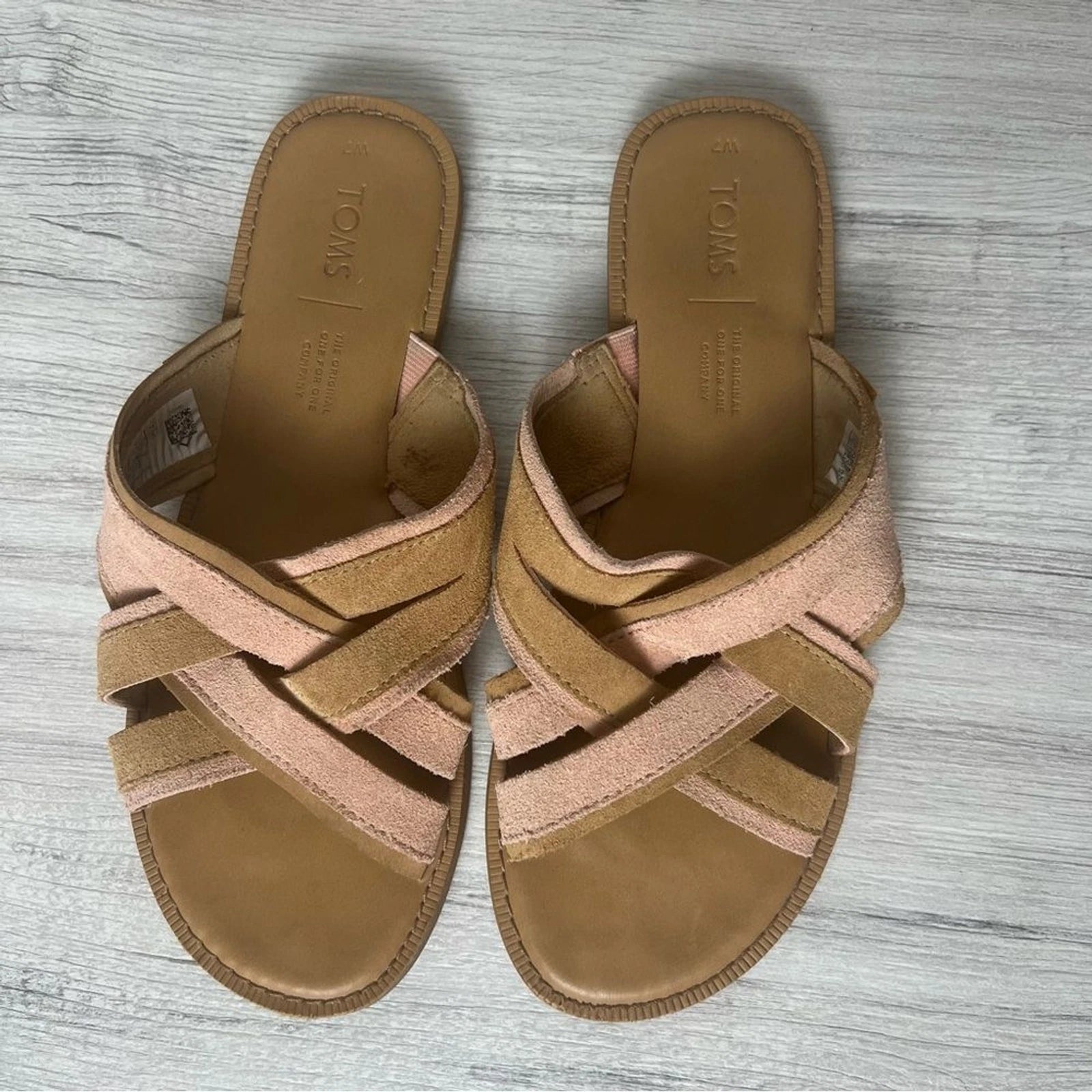 TOMS Val Slide Sandal Flip Flop style Size 7 Coral Pink & Tan