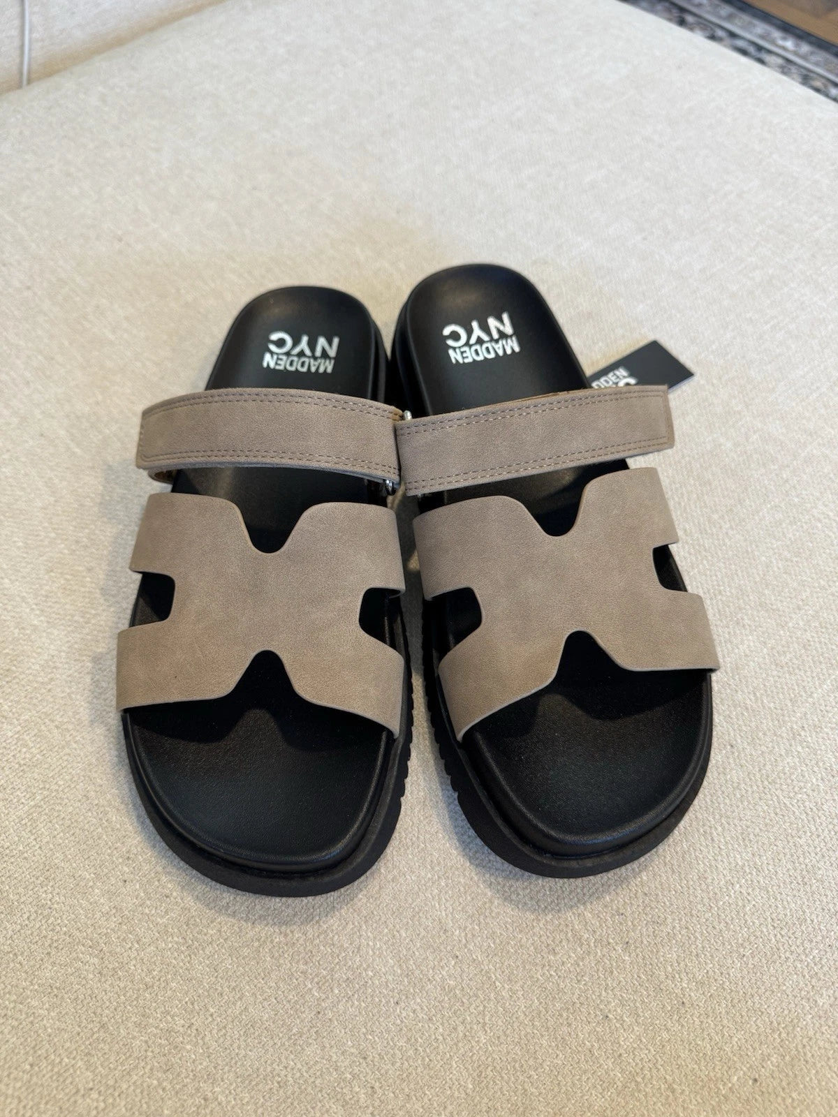 Steve Madden NYC H-style Footbed Sandal, Beige/Black, Sz 7, NWB