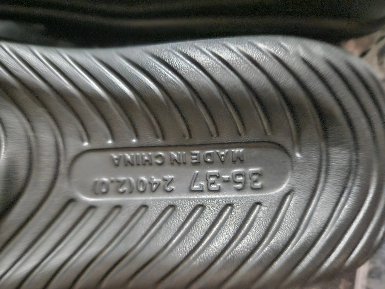 Women's Size 6.5 - 7 Soft Cushion & Comfy Fashion Slides, 2 White & 3 Black