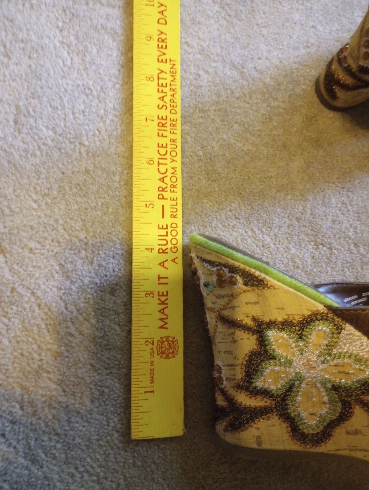 Women's Size 8 Sandal Slides Wedge Platform Style Vtg