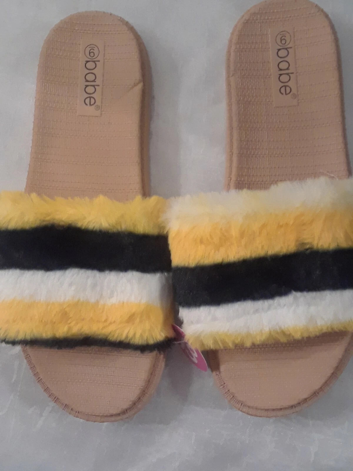 New ladies  FASHION fAUX FUR   slides beach furry sandals