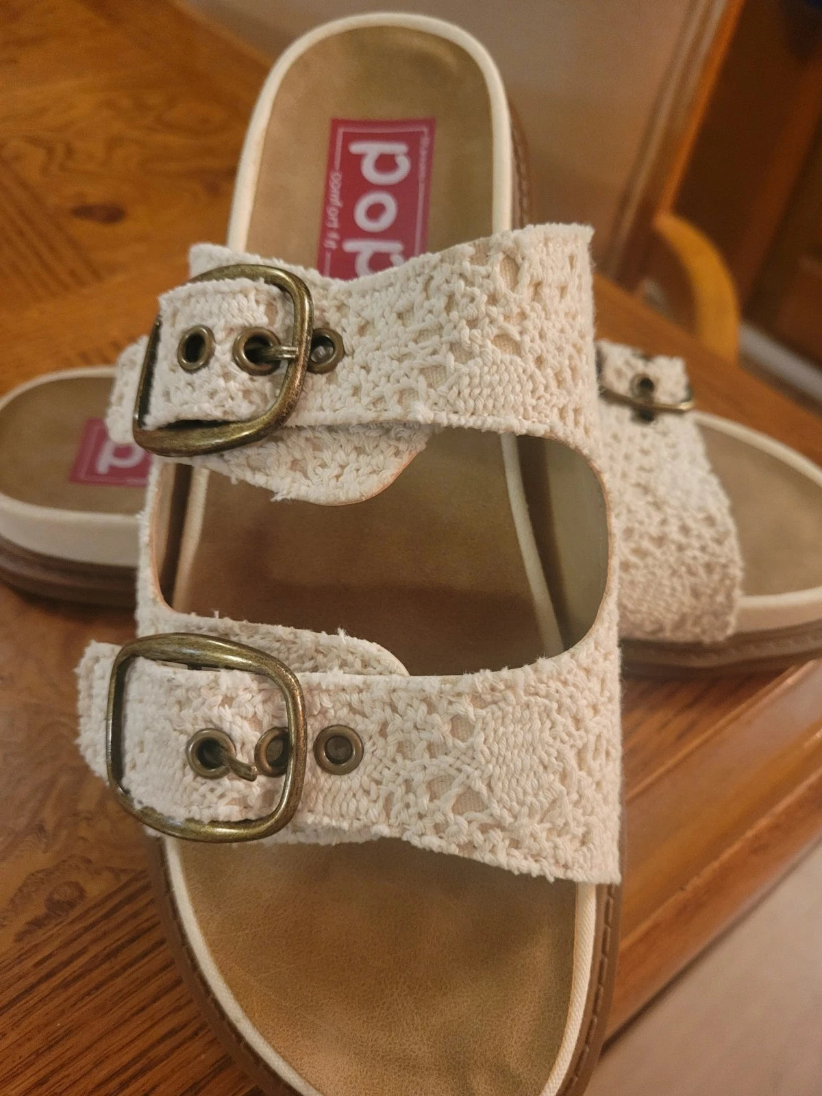 Ivory Macrame Style Slide Sandals By POP Sz 8.5. Exceptionally Clean!!