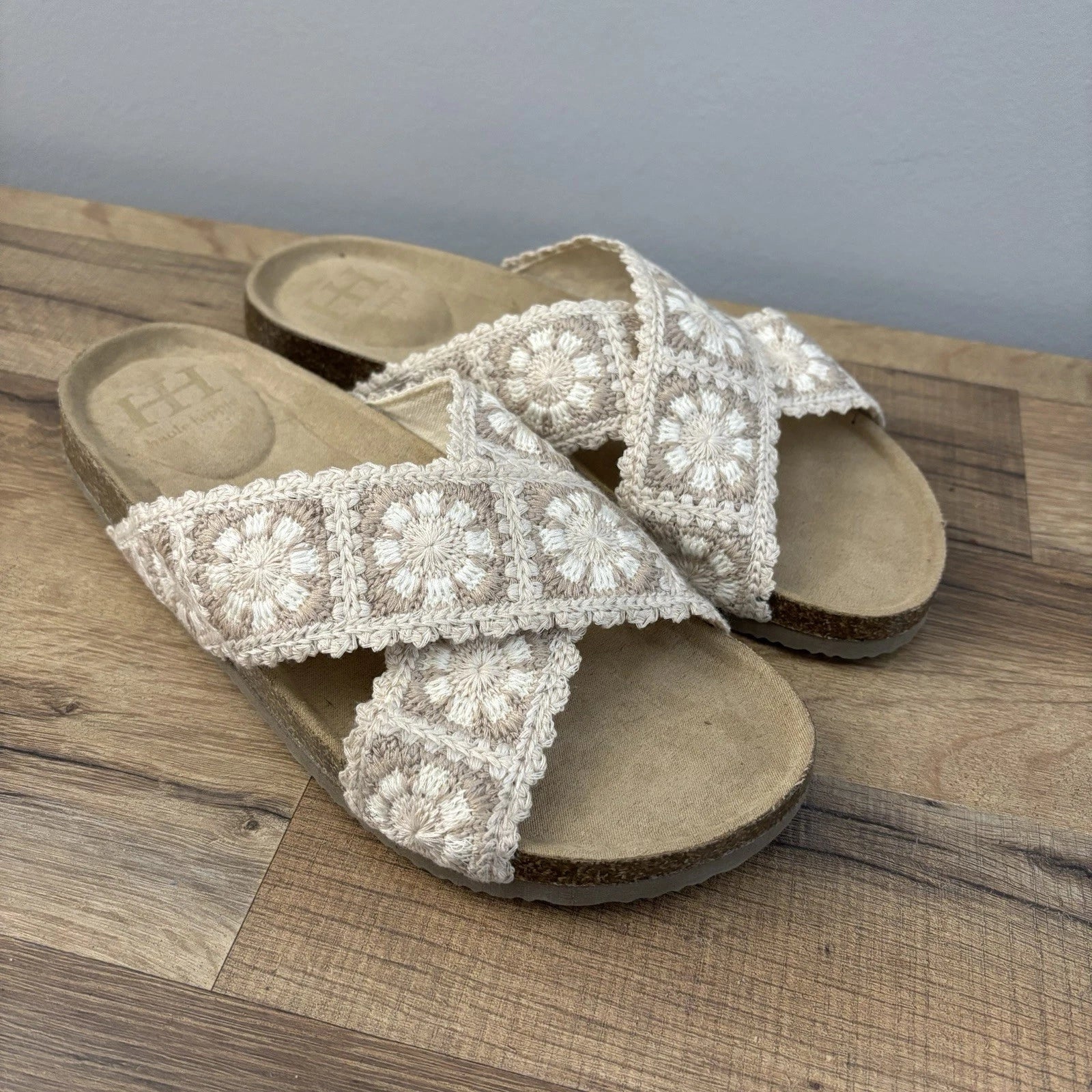 Haute Hippie Floral Embroidery Crochet Style Criss Cross Sandals 9 M