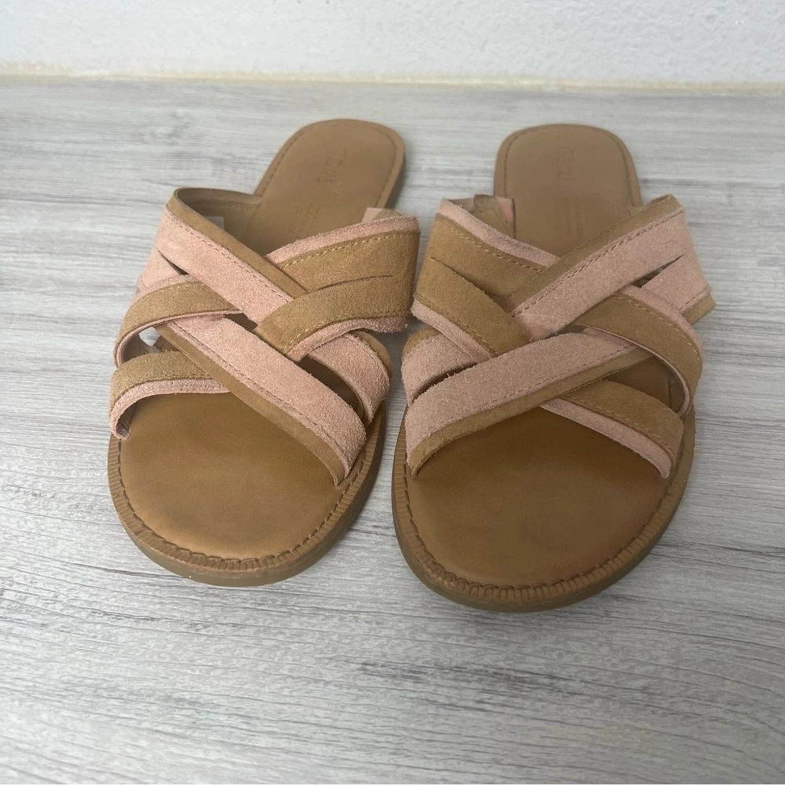 TOMS Val Slide Sandal Flip Flop style Size 7 Coral Pink & Tan