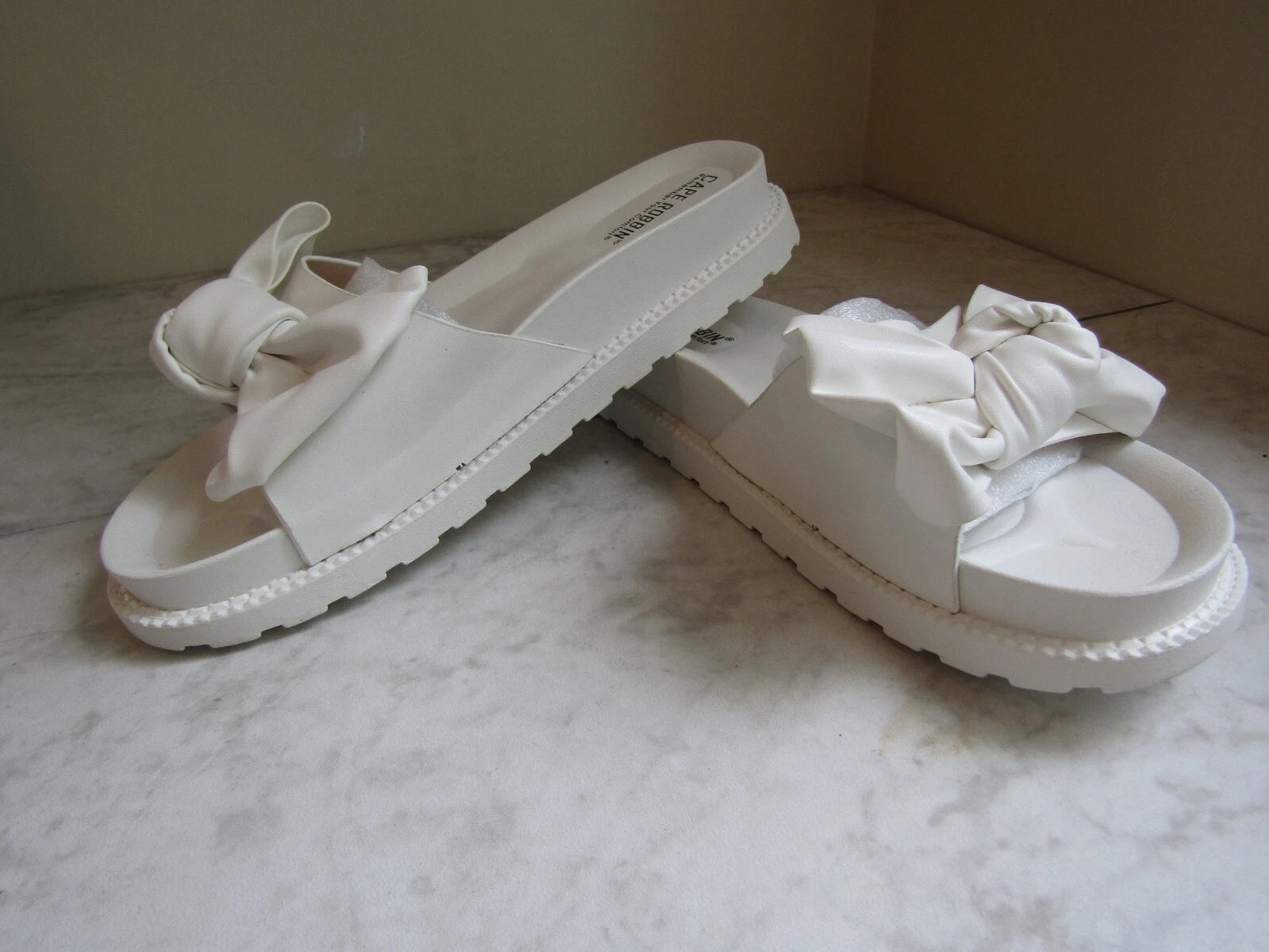 NIB Cape Robbin Feelin White Bow Wide Strap Slides Sandal Shoes Women's Size 11