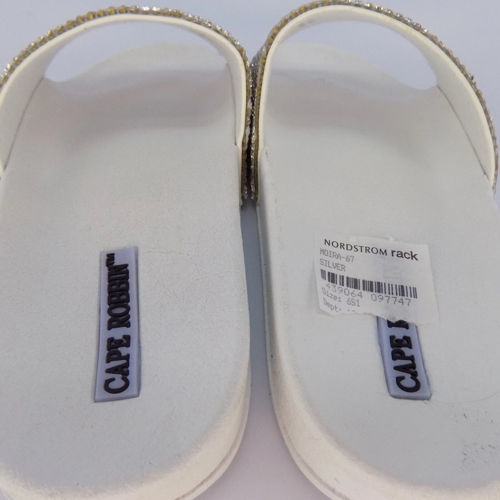 NEW! Cape Robbin Moira Slide Pool Fashion Sandals Women Size 6.0 M, White Silver
