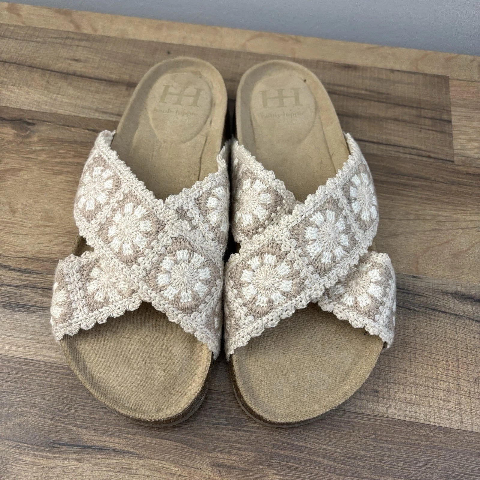 Haute Hippie Floral Embroidery Crochet Style Criss Cross Sandals 9 M