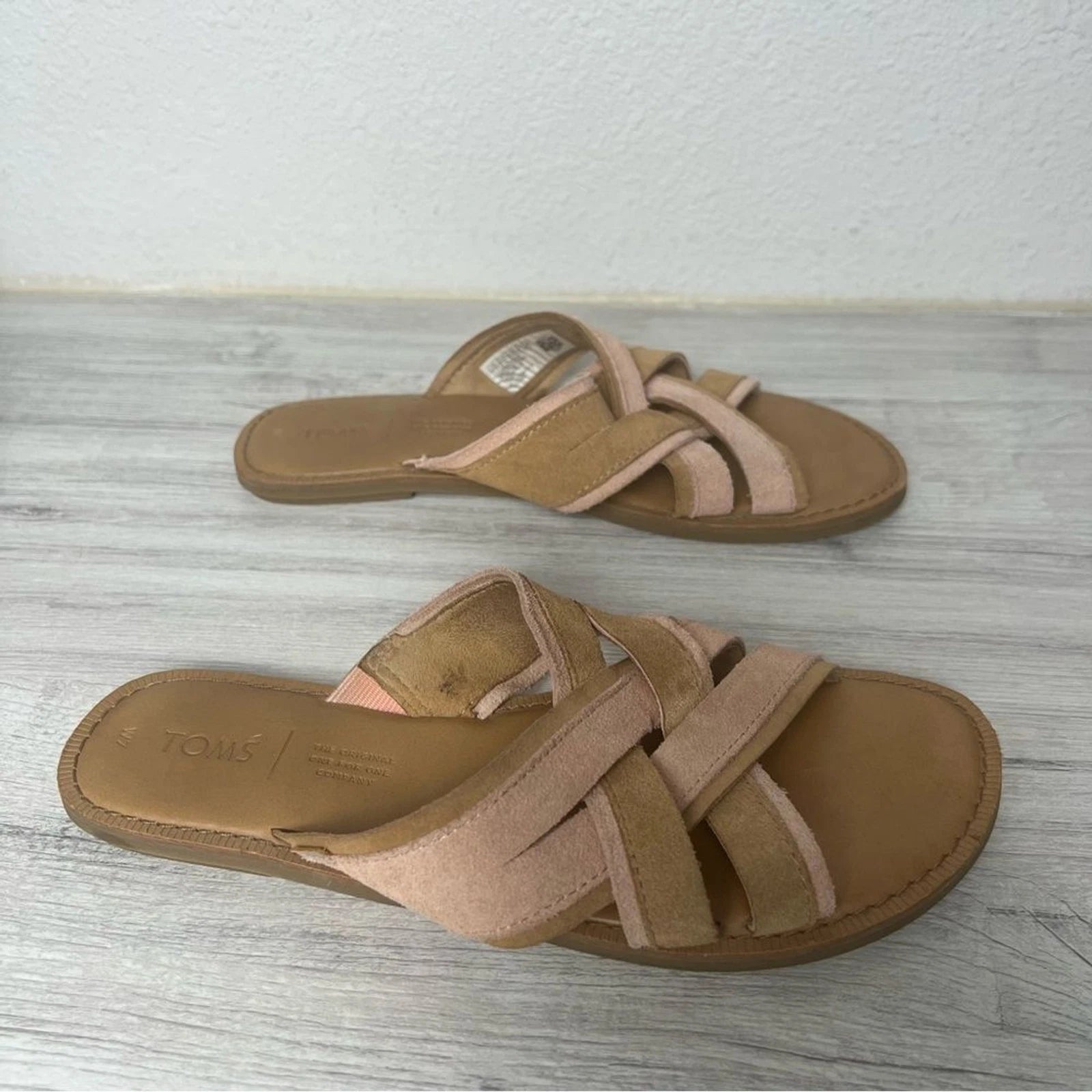 TOMS Val Slide Sandal Flip Flop style Size 7 Coral Pink & Tan