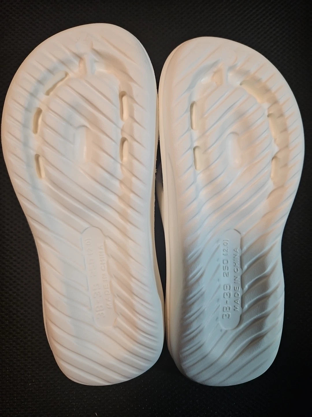 New Womens Size 7.5 - 8 (38-39) Fashion Slides Comfy & Soft, White