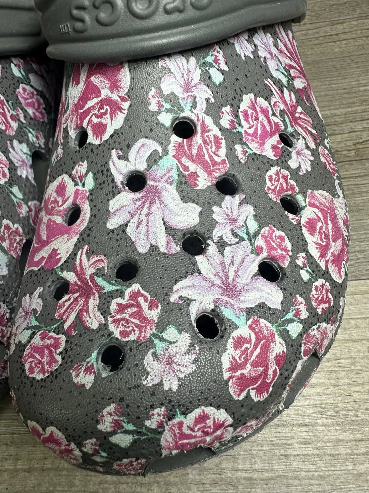 Crocs Womens Floral Design Slides Shoes Size 10 Pre-Owned (Rare) Great Condition