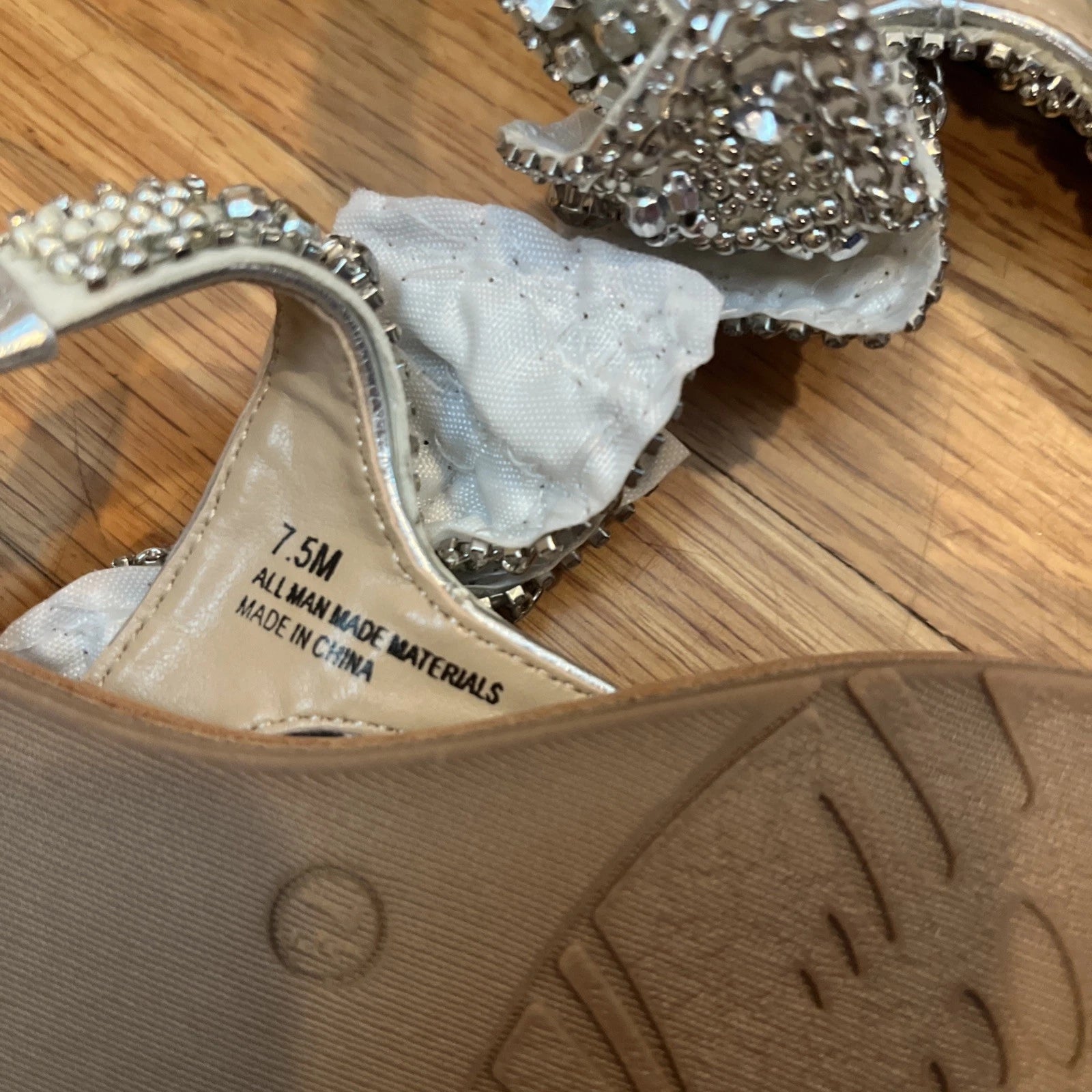 Silver Big Bow Women’s Sandals Size 7.5 Women's Shoes Fashion