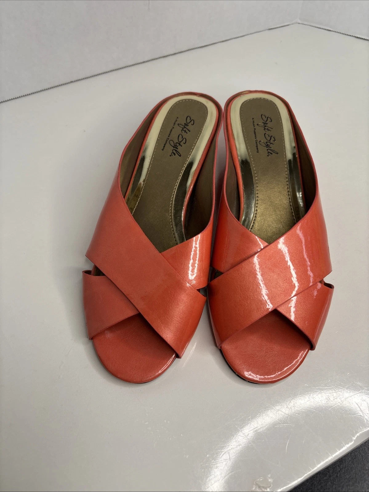 Soft Style Hush Puppy Orange Patent Leather Wedge Slide Shoes Sandals Size 8. W