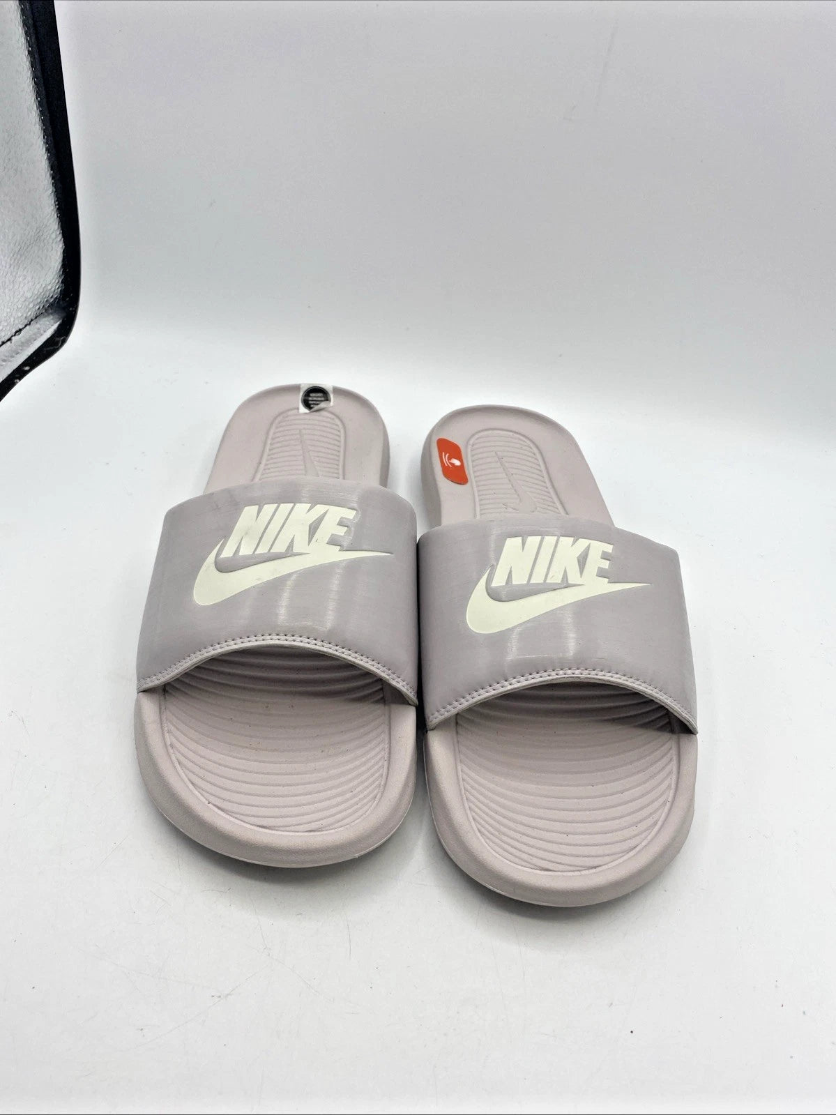 Nike Victori One Women's Slides  size 9 style C9677–008   Violet, Sail