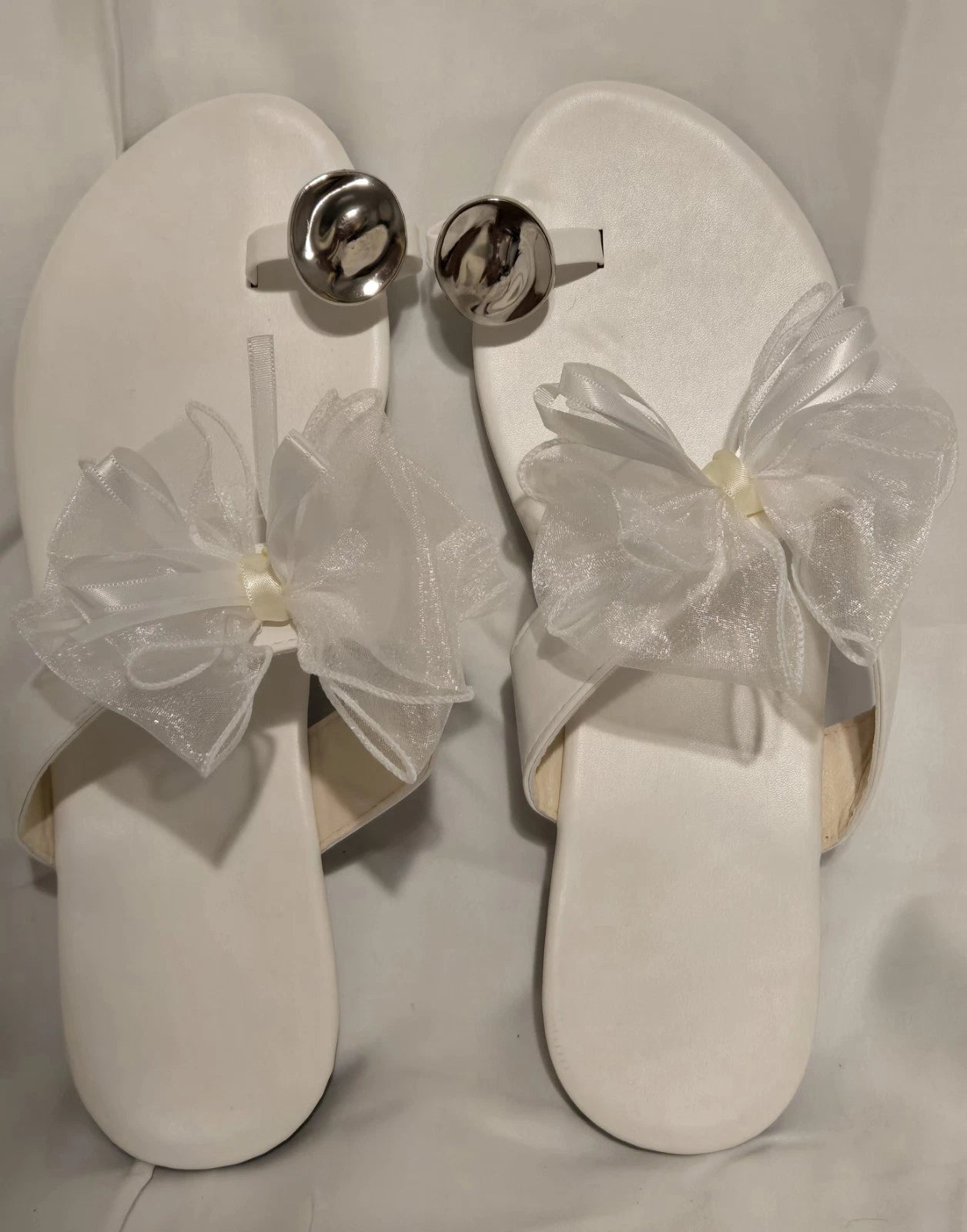 Women's Fashionable Elegant Bow & Metal Toe Accent Sandals US Size 11 White