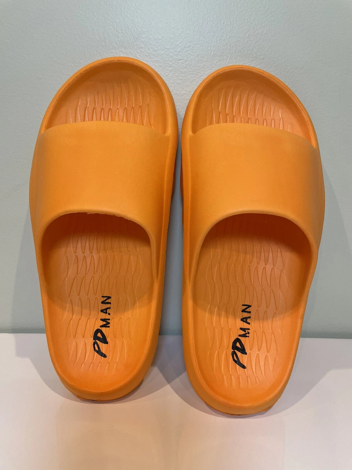 Men's sandals - Size 9 - Public Desire Fashion Pool Foam Sliders Orange - New
