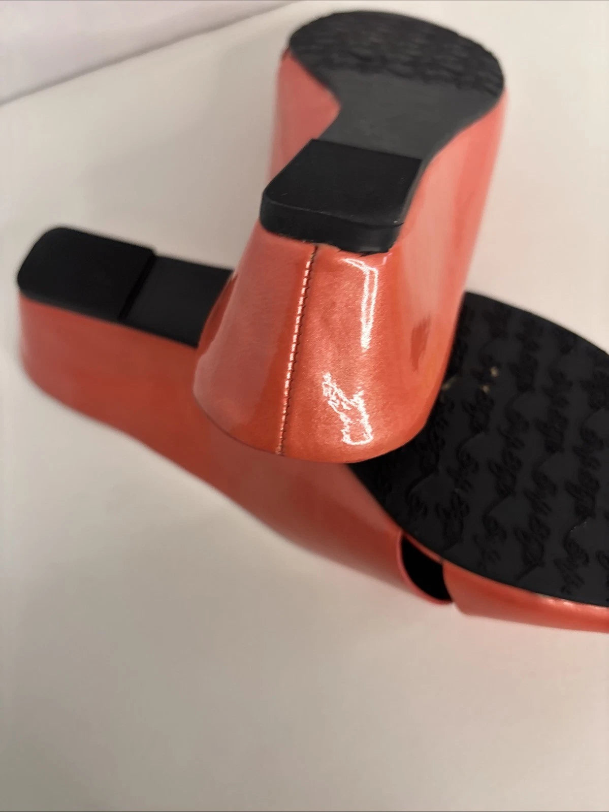 Soft Style Hush Puppy Orange Patent Leather Wedge Slide Shoes Sandals Size 8. W