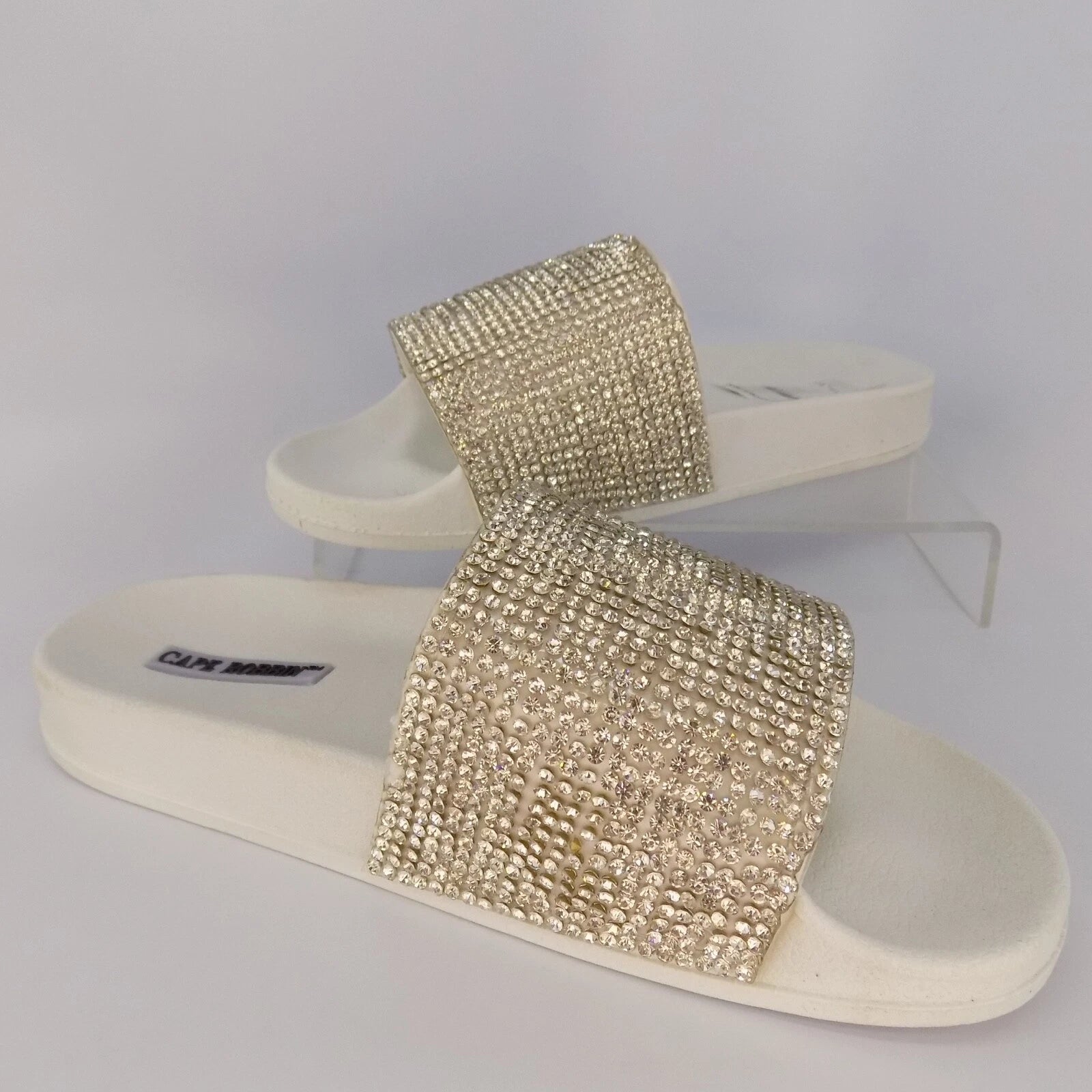 NEW! Cape Robbin Moira Slide Pool Fashion Sandals Women Size 6.0 M, White Silver