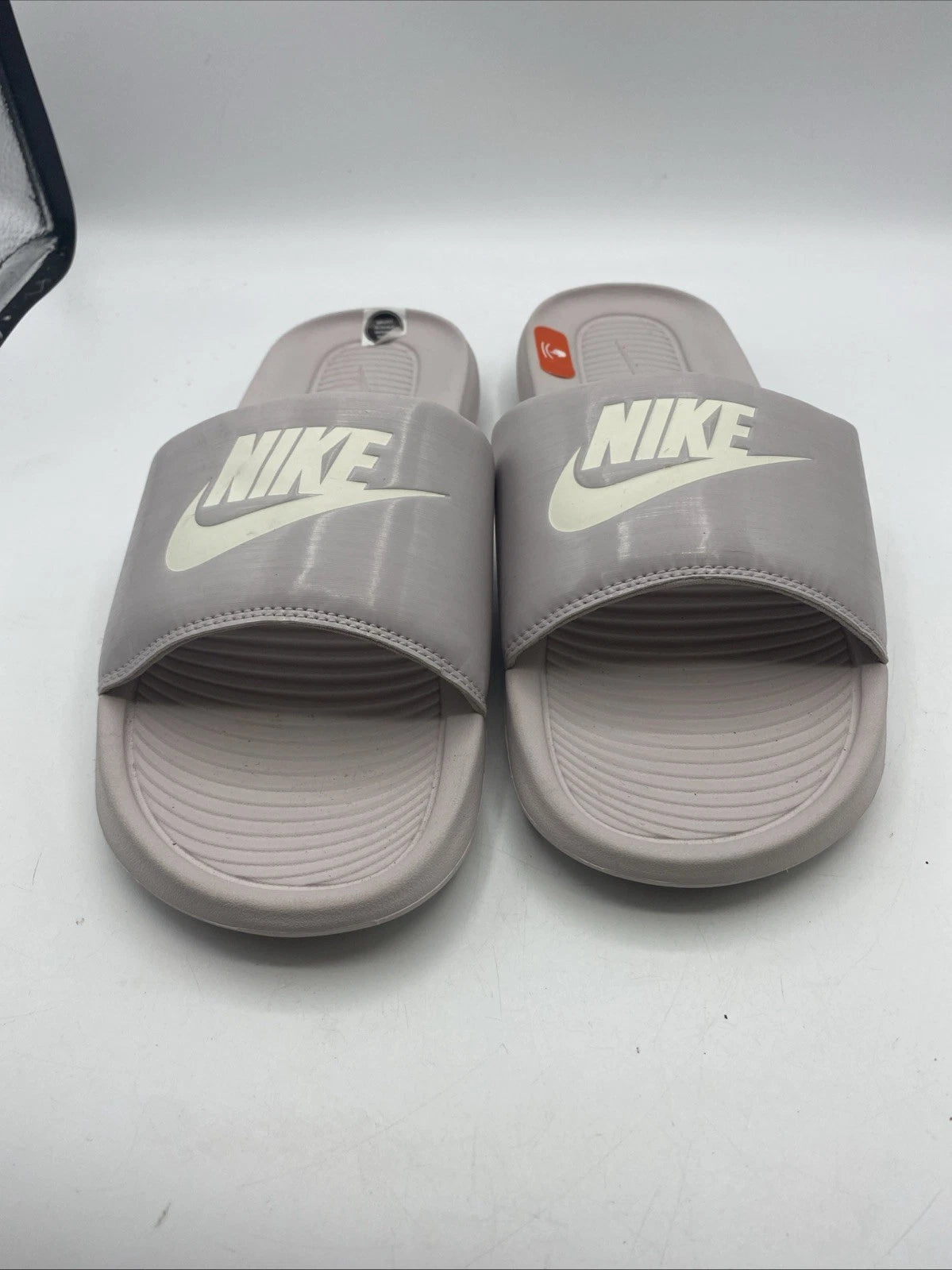 Nike Victori One Women's Slides  size 9 style C9677–008   Violet, Sail
