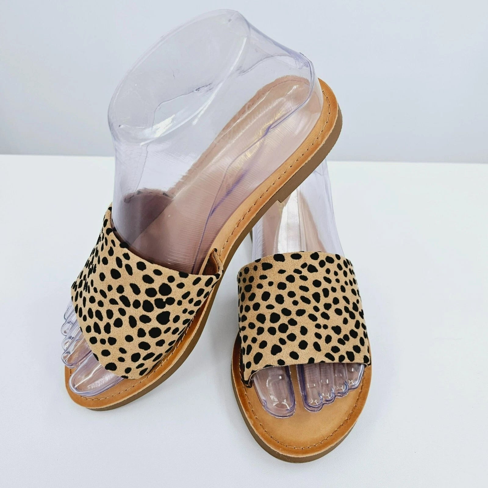 Soda Efron Cheetah Print Slide Sandals 6 Brown Black Tan Faux Suede Fabric Flats