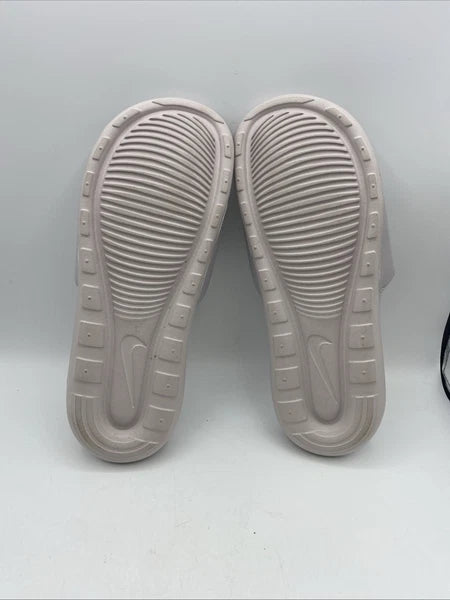 Nike Victori One Women's Slides  size 9 style C9677–008   Violet, Sail