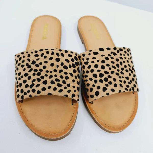 Soda Efron Cheetah Print Slide Sandals 6 Brown Black Tan Faux Suede Fabric Flats
