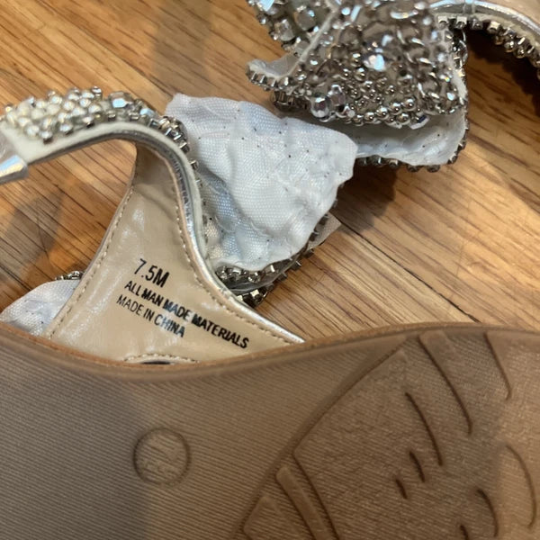 Silver Big Bow Women’s Sandals Size 7.5 Women's Shoes Fashion