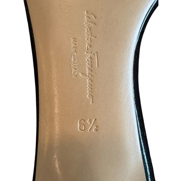 Salvatore Ferragamo Glo Sandals Kitten Heel Vara Bow Slide Patent Leather Sz 6.5