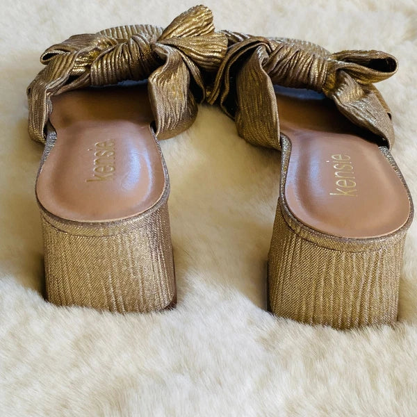 Kensie Urson Gold Foil Fabric Bow Block 2-inch Heeled Sandals Size 8 NEW Retro