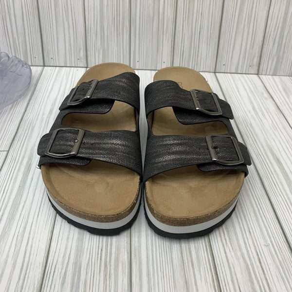 NWOB Boutique Beach Babe Black Metallic Buckle Sandals Women’s Size 7 Slip-On