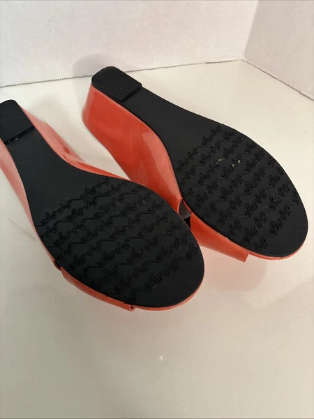Soft Style Hush Puppy Orange Patent Leather Wedge Slide Shoes Sandals Size 8. W