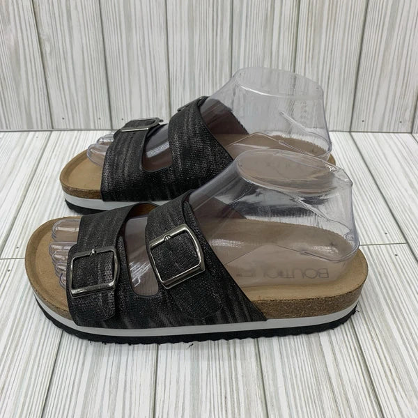 NWOB Boutique Beach Babe Black Metallic Buckle Sandals Women’s Size 7 Slip-On