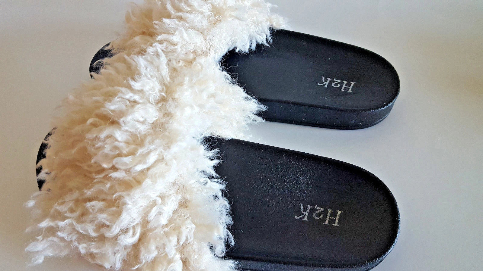 H2K Paula Beige FUZZY Fur Fashion Slides Flip Flops Sandals Slides Cozy Warm