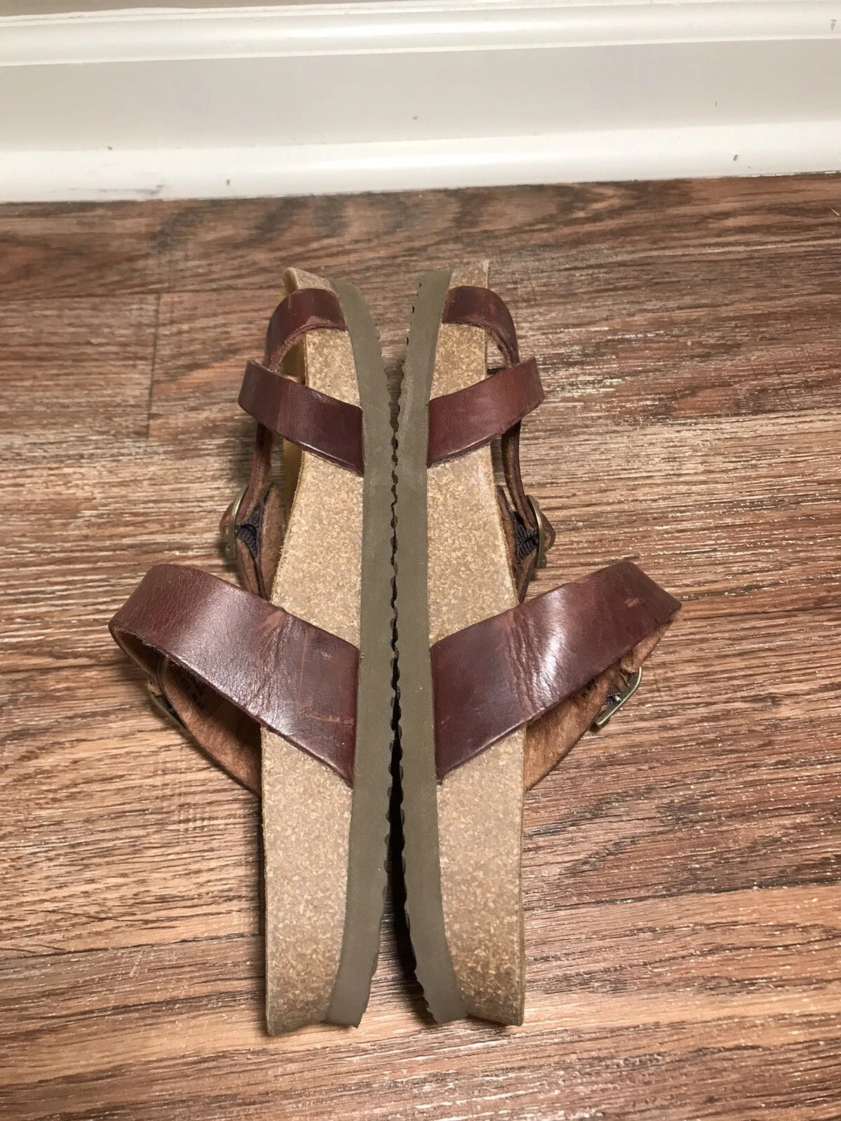 Eastland Tiogo Leather Womens Cushion Footbed Sandals Style 3772-79 Sz 6M Brown