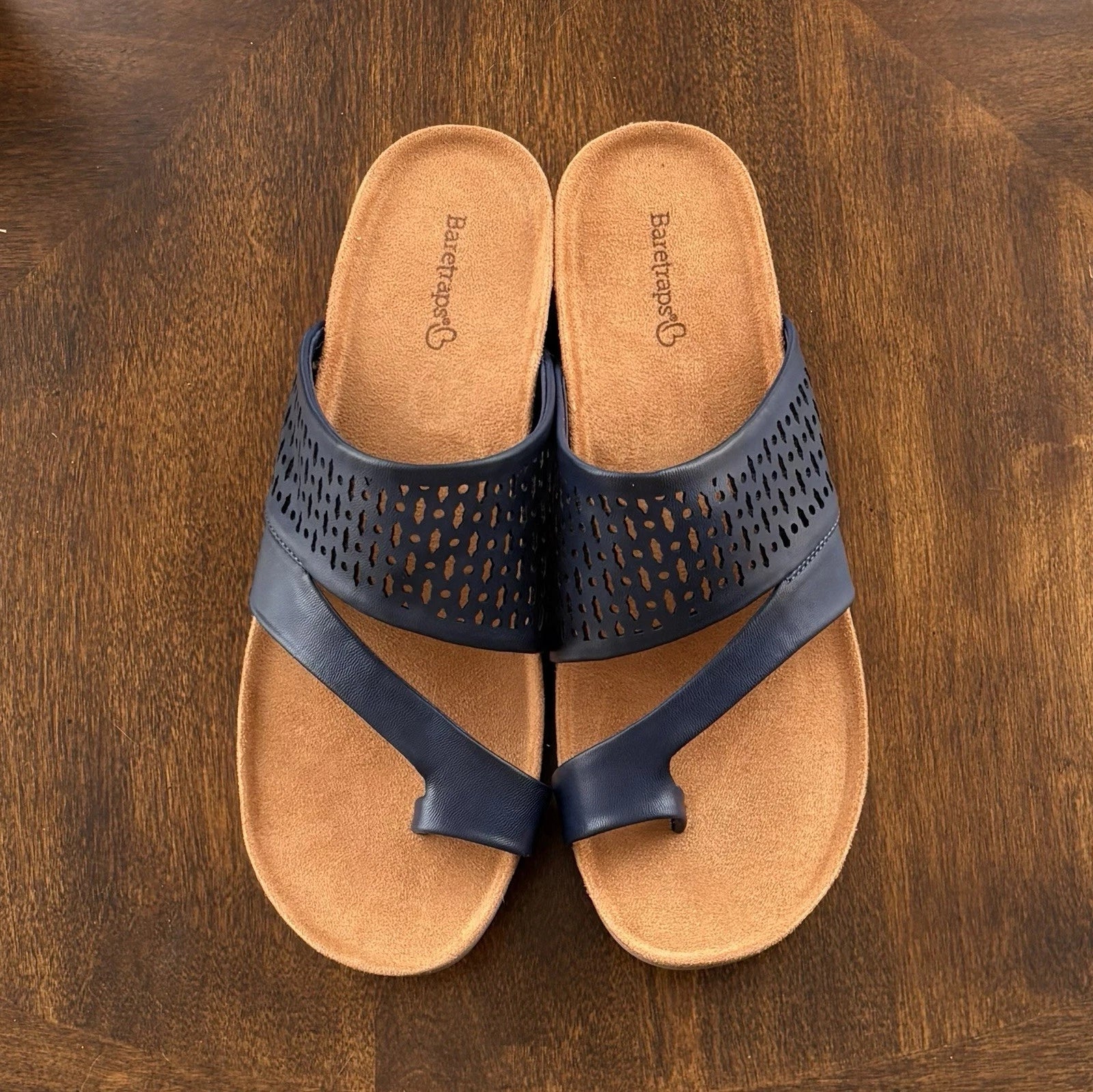 Baretraps Juny Sandals Navy Blue Women's 8 M Lightweight Comfort Toe Strap NEW