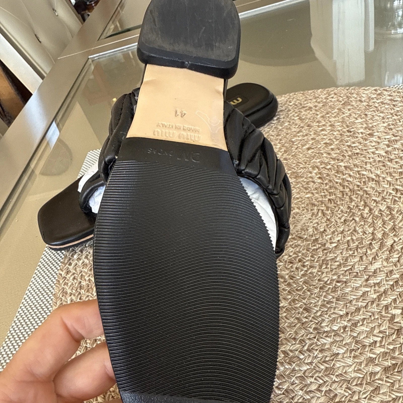 Women’s Flats Flip Flop Style Leather Miumiu Gold Logo Size 8.5-9