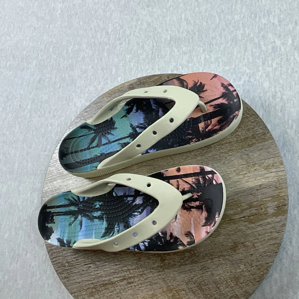 Crocs Platform Flip Flops Sandals Women’s 6 Retro Resort Classic Style Trendy