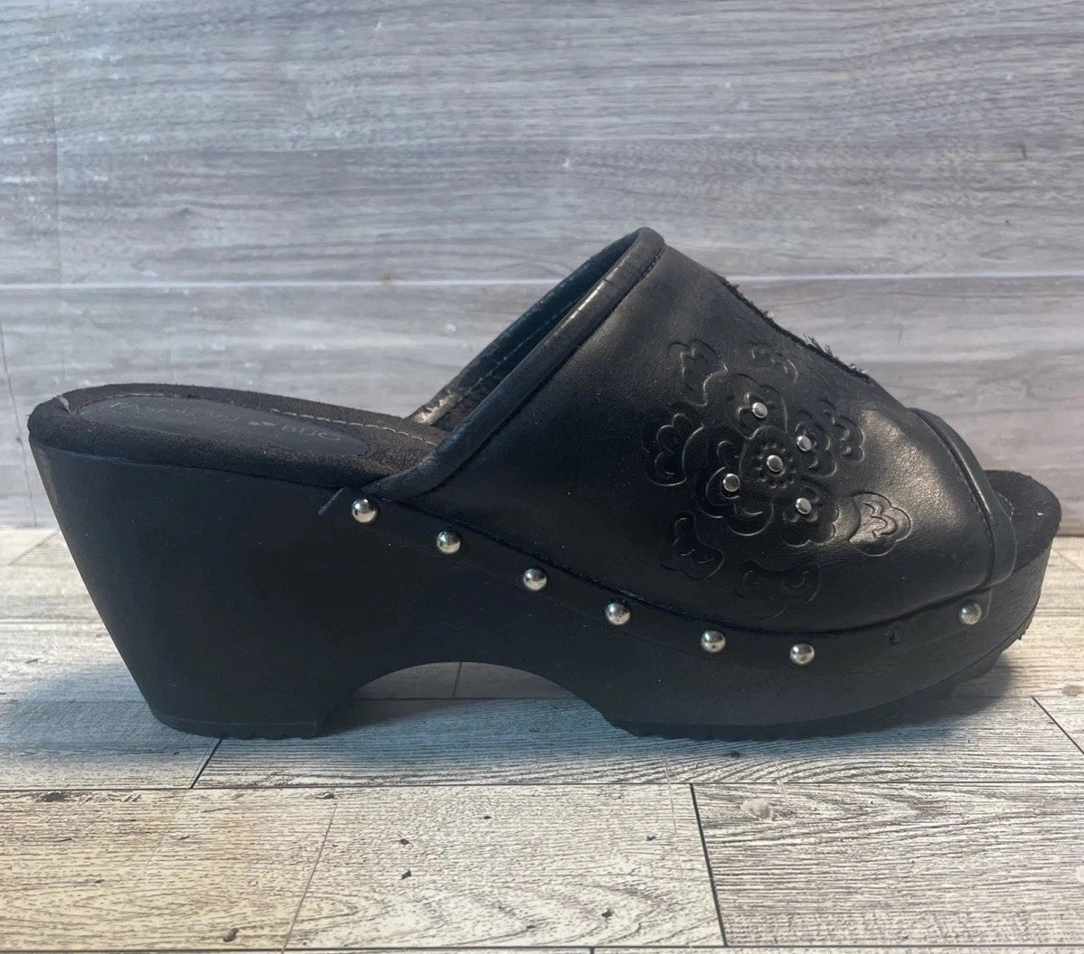 Fashion Bug Slide On Sandals Studded Floral Black Block Heal Size 9W Vintage