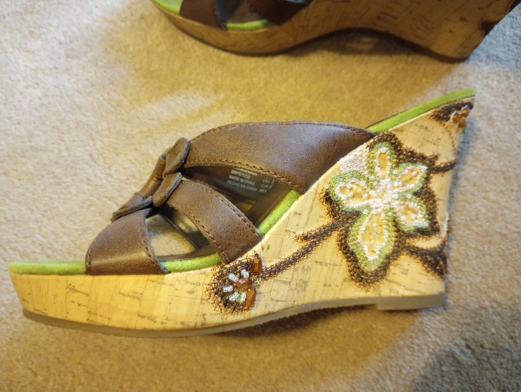 Women's Size 8 Sandal Slides Wedge Platform Style Vtg