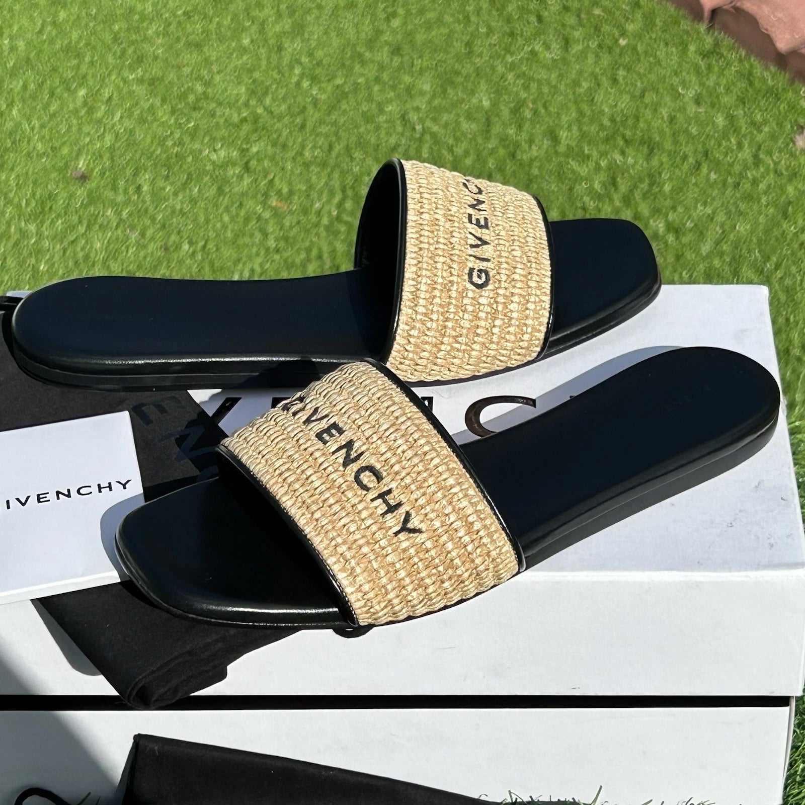 GIVENCHY 4G EMBROIDERED LOGO RAFFIA AND BLACK LEATHER SLIDE SANDALS SZ 40.5 NEW!