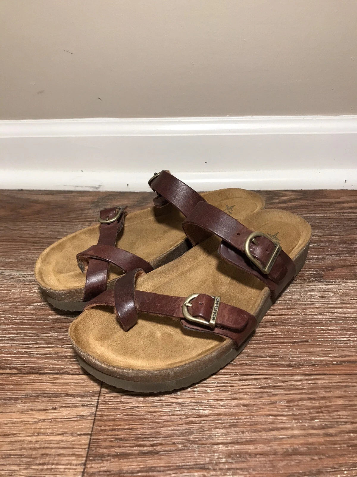 Eastland Tiogo Leather Womens Cushion Footbed Sandals Style 3772-79 Sz 6M Brown