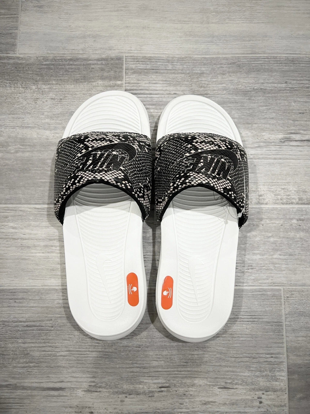 Women's Nike Victori One Slide Style: Desert Sand/Black/White Womens Size 11