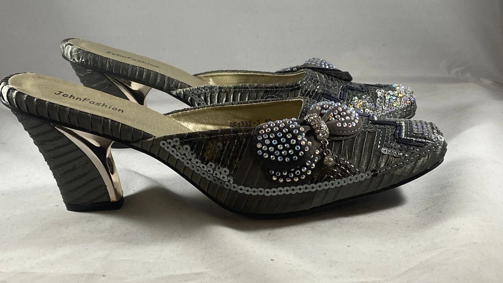 John Fashion Grey and Silver Jeweled Slides