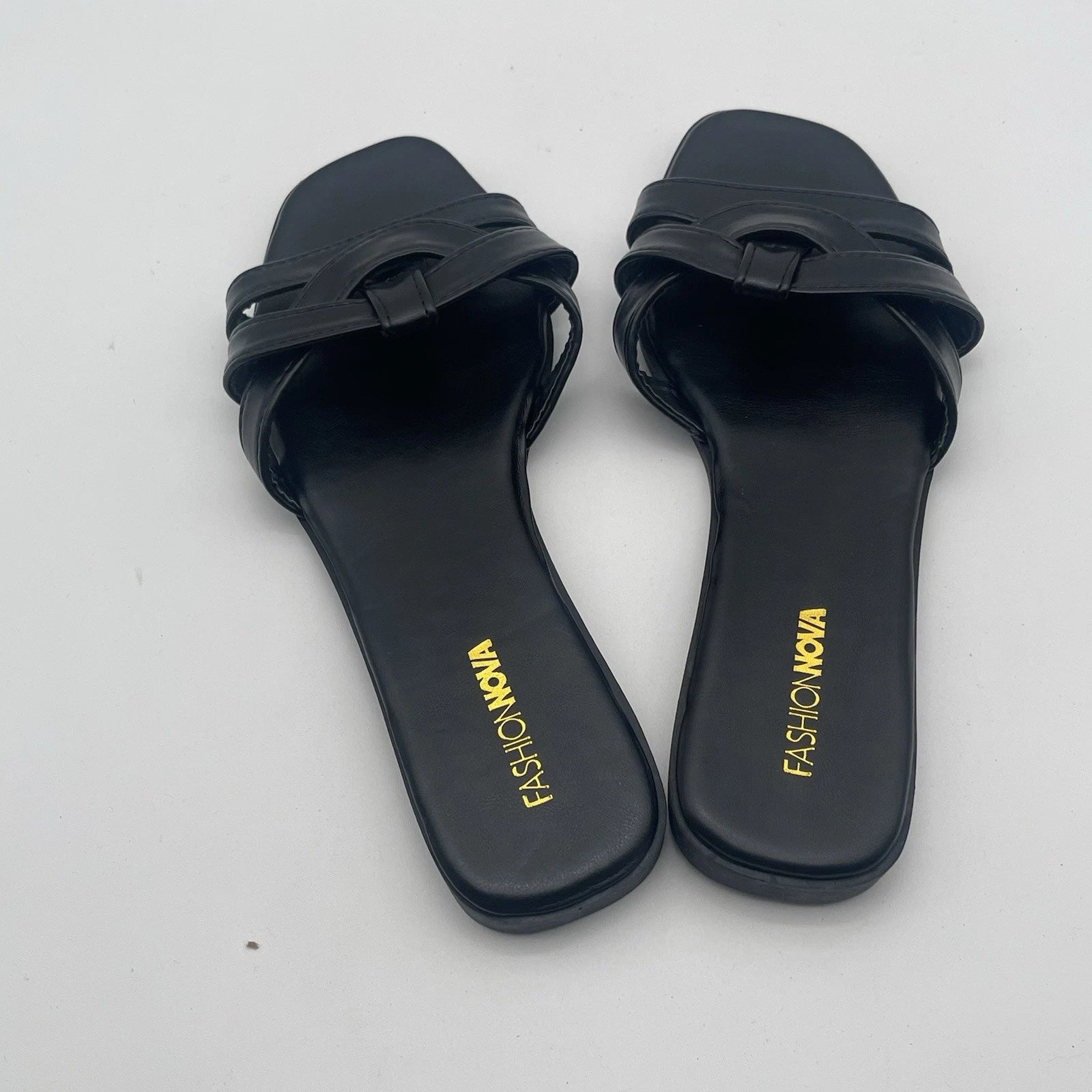 Fashion Nova Black Fact Leather Flint Woven Strap Slide Sandals Women's Size 8