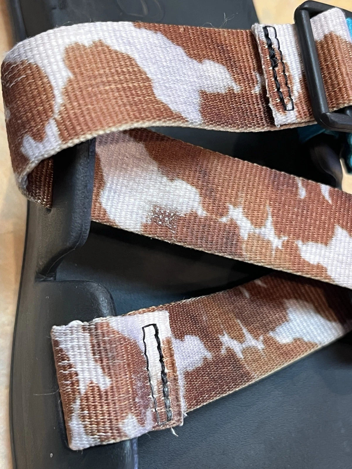 Chaco Women’s Sz 9 Giraffe Animal Print Adjustable Sandals Chillos Flats Comfort