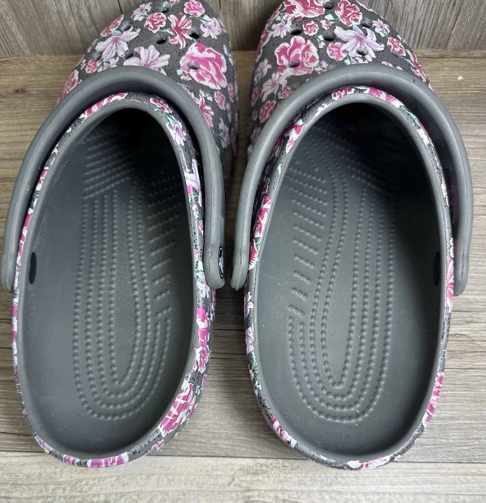 Crocs Womens Floral Design Slides Shoes Size 10 Pre-Owned (Rare) Great Condition