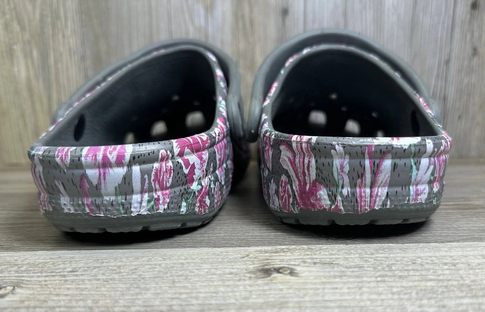 Crocs Womens Floral Design Slides Shoes Size 10 Pre-Owned (Rare) Great Condition