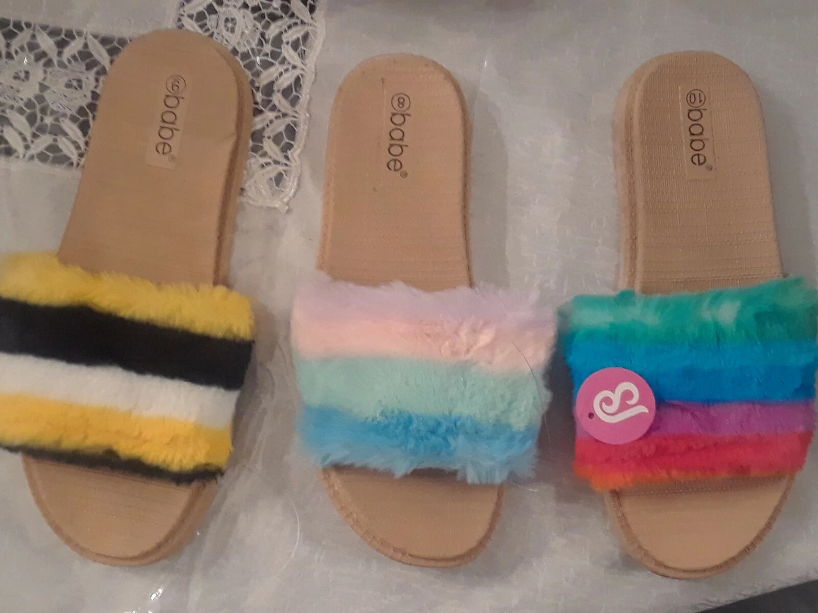 New ladies  FASHION fAUX FUR   slides beach furry sandals