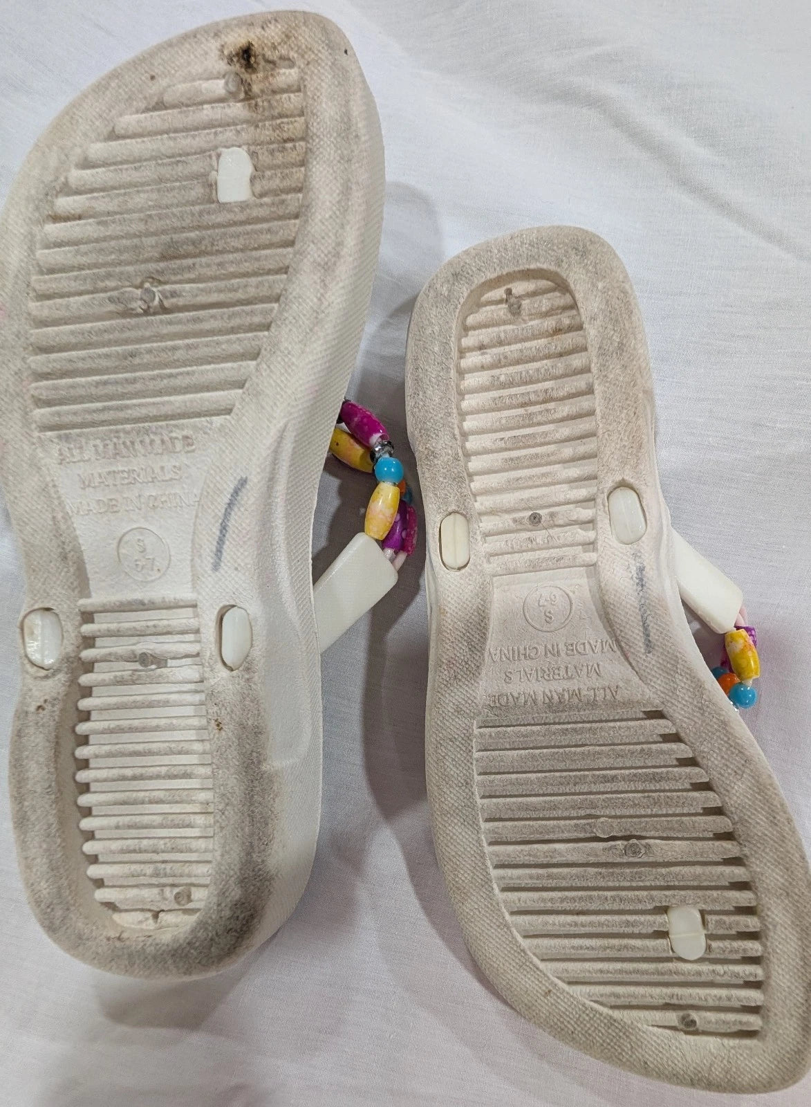 Flip flop women's white/with colorful bead rubber sole, silver, unbranded sz 6-7