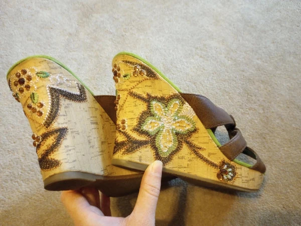Women's Size 8 Sandal Slides Wedge Platform Style Vtg