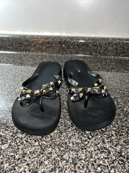 Fashion Nova Woman’s Sandals . Size 9.